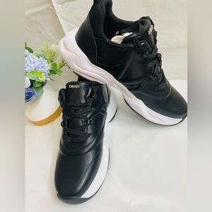 DKNY Decorah Women's Black White Sneakers                 Size US 9 M